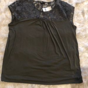New Banana Republic Olive green top XL lace detail